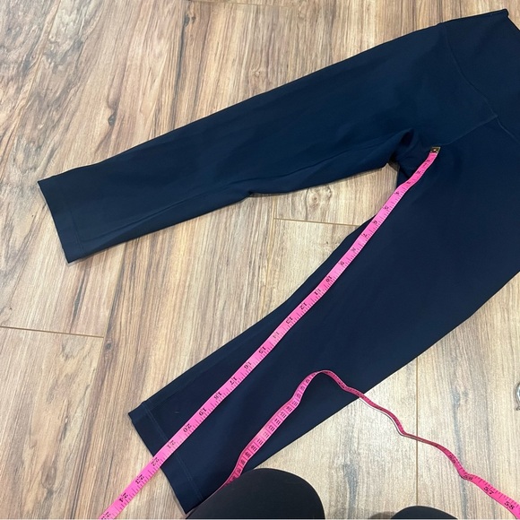 Lululemon Wunder Under Crop (Hi-Rise) *Full-On Luxtreme 21"
True Navy - Picture 7 of 9